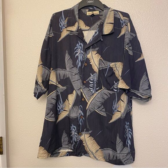 Tommy Bahama vintage 100% Silk navy blue Hawaiian Tropical button up Shirt -L - Picture 1 of 9
